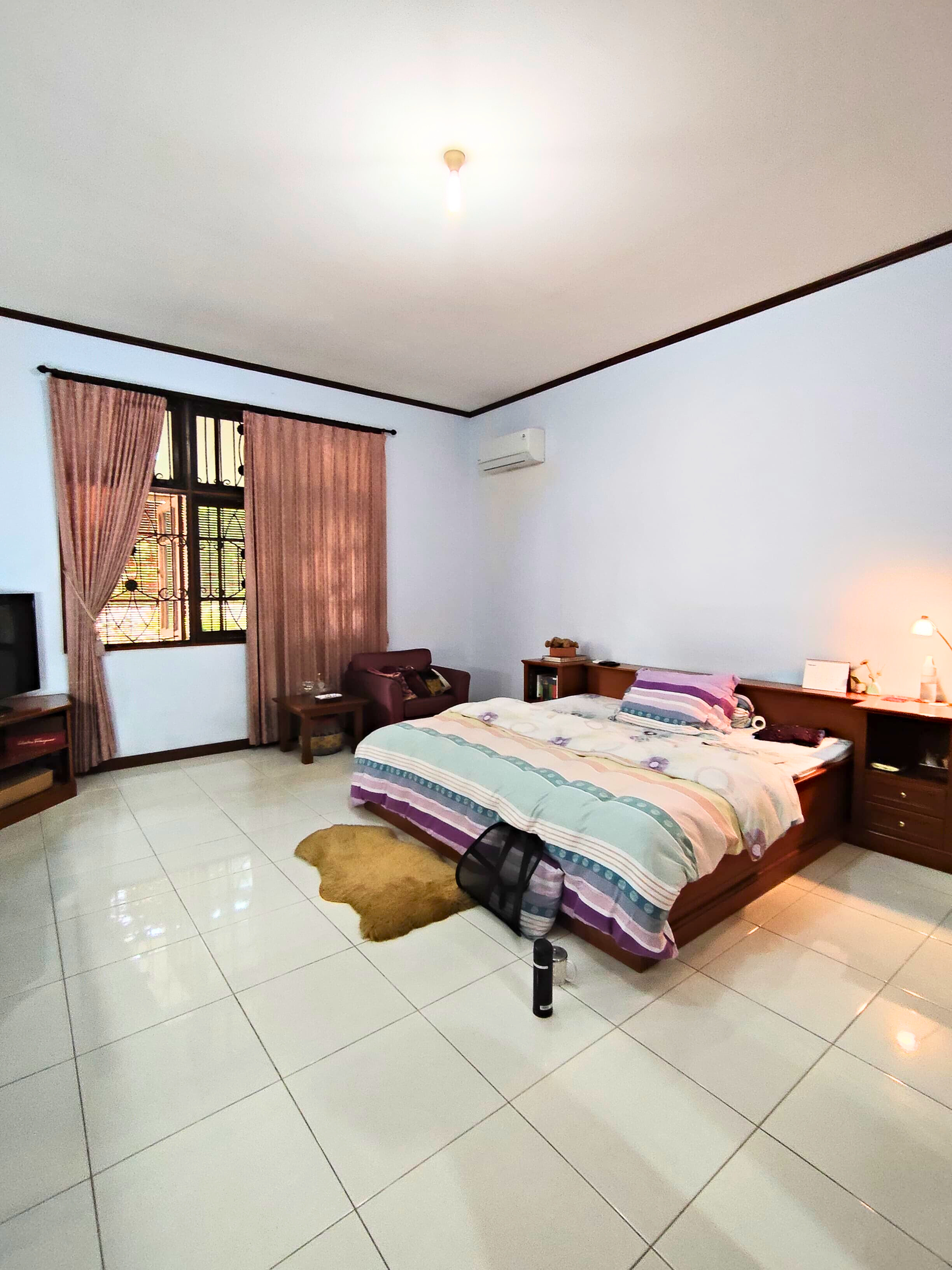 Dijual Rumah Siap Huni Di Puri Indah Posisi Hook