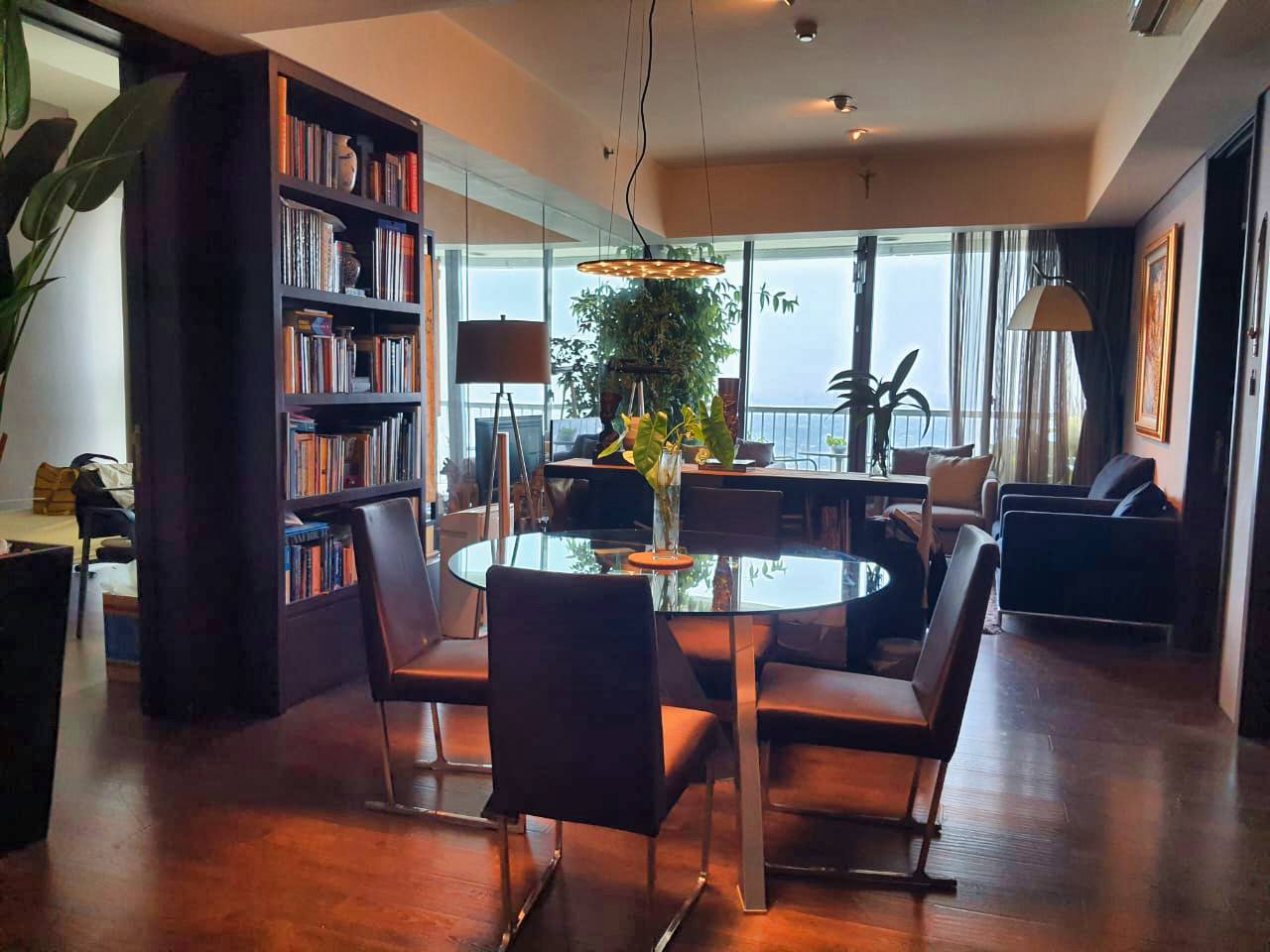 Dijual Apartemen ST Moritz 2+1 BR Full Furnished Puri Indah