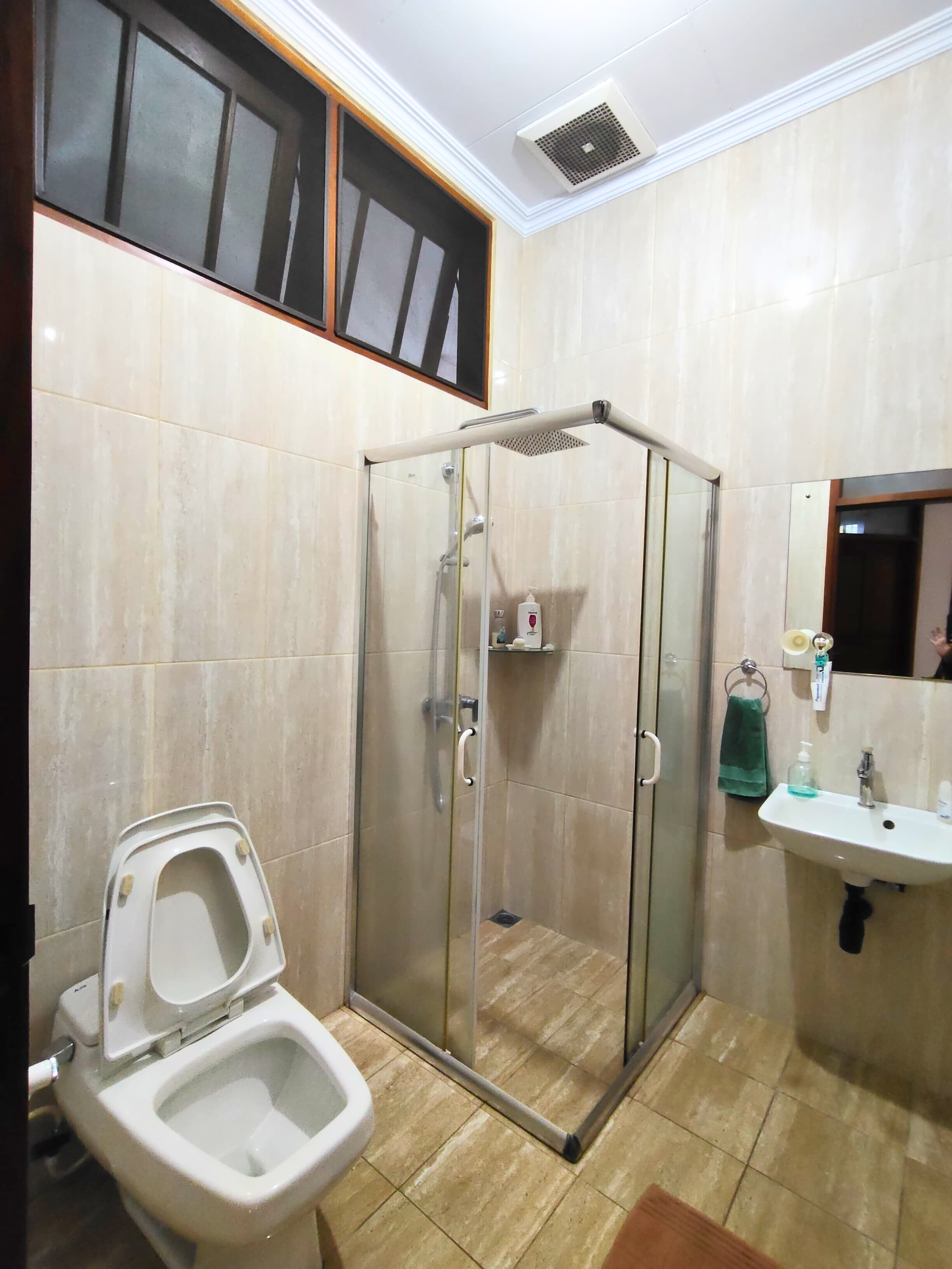 Dijual Rumah Siap Huni Di Puri Indah Posisi Hook