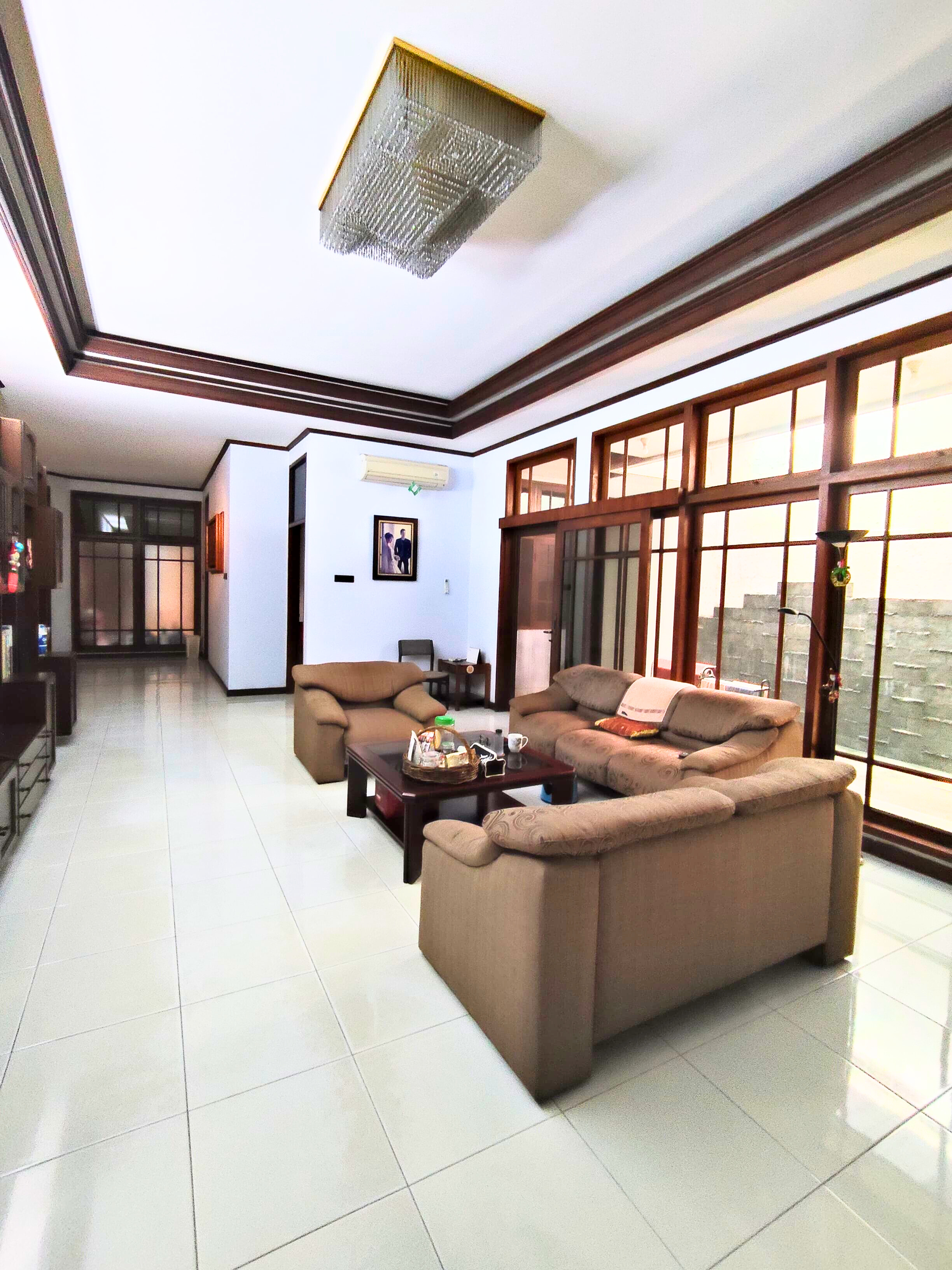 Dijual Rumah Siap Huni Di Puri Indah Posisi Hook