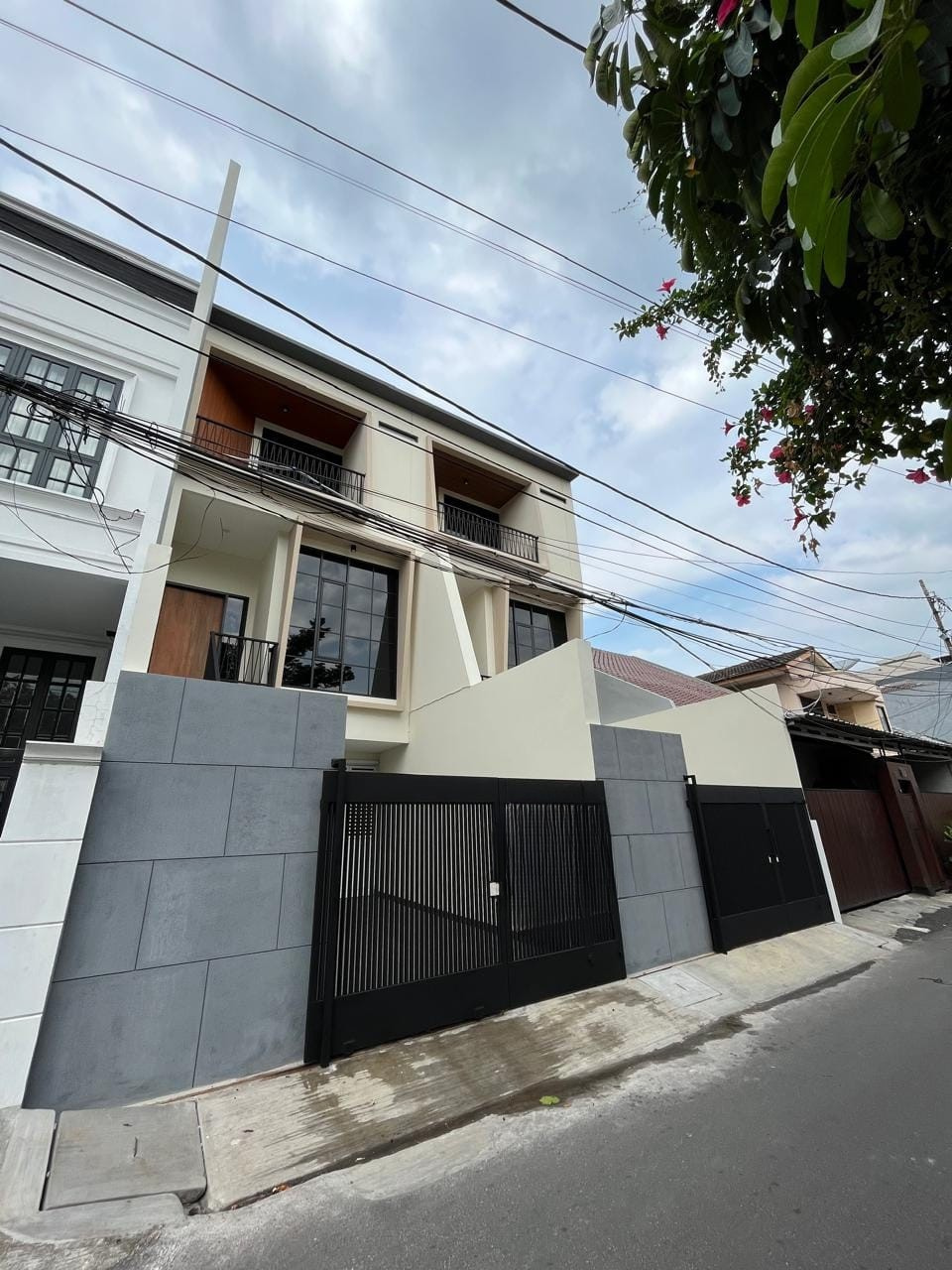 Dijual Rumah Brand New Siap Huni Di Tomang Jakarta Barat