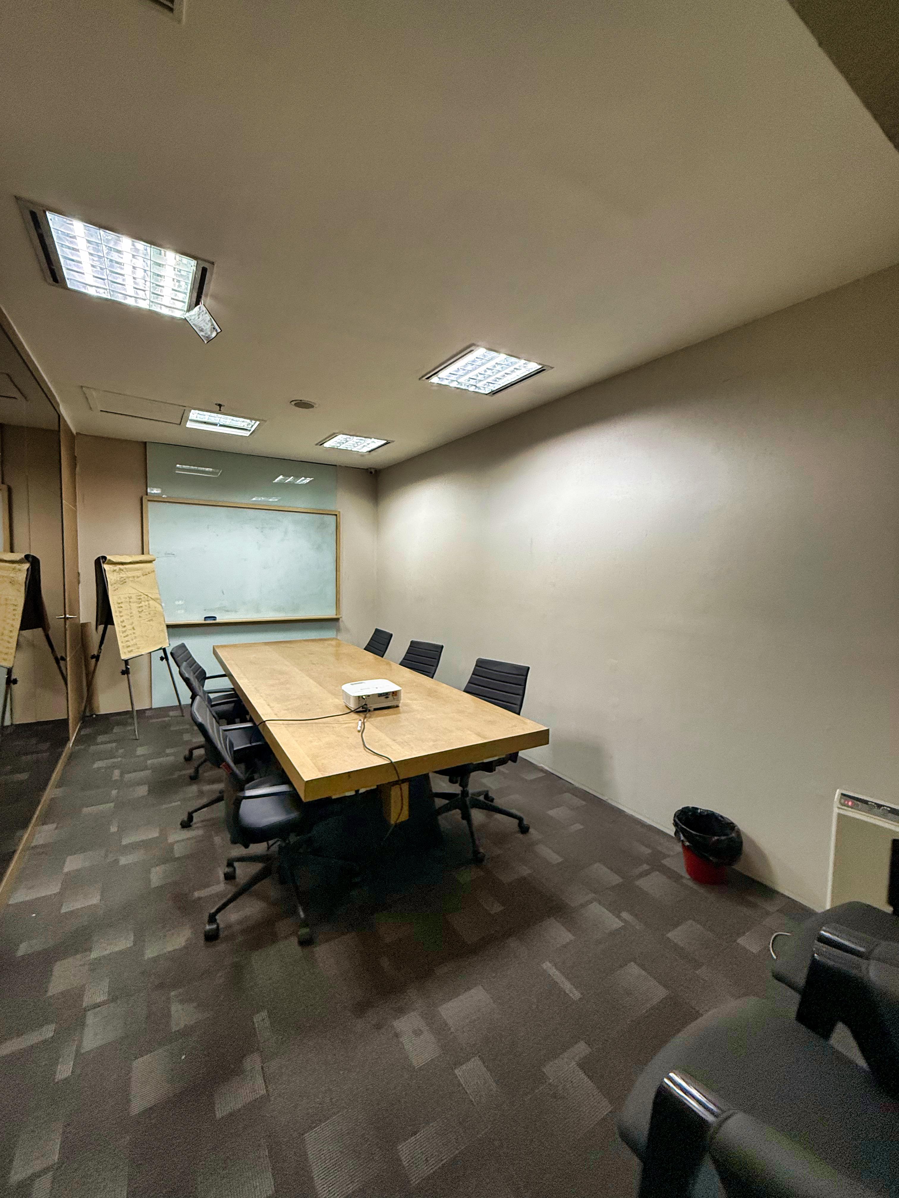 Dijual Office ST Moritz Puri Indah Jakarta Barat