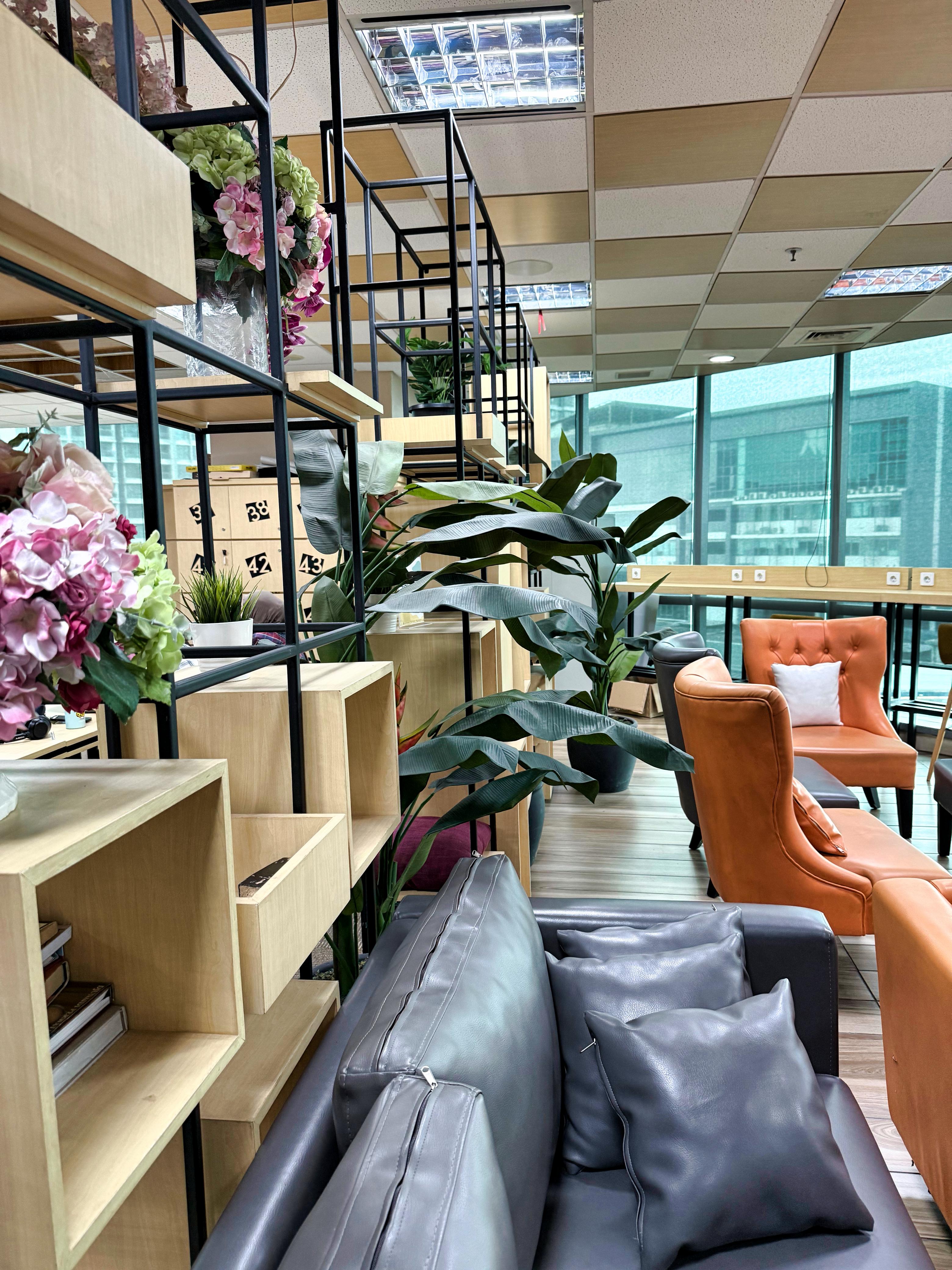 Dijual Office ST Moritz Puri Indah Jakarta Barat