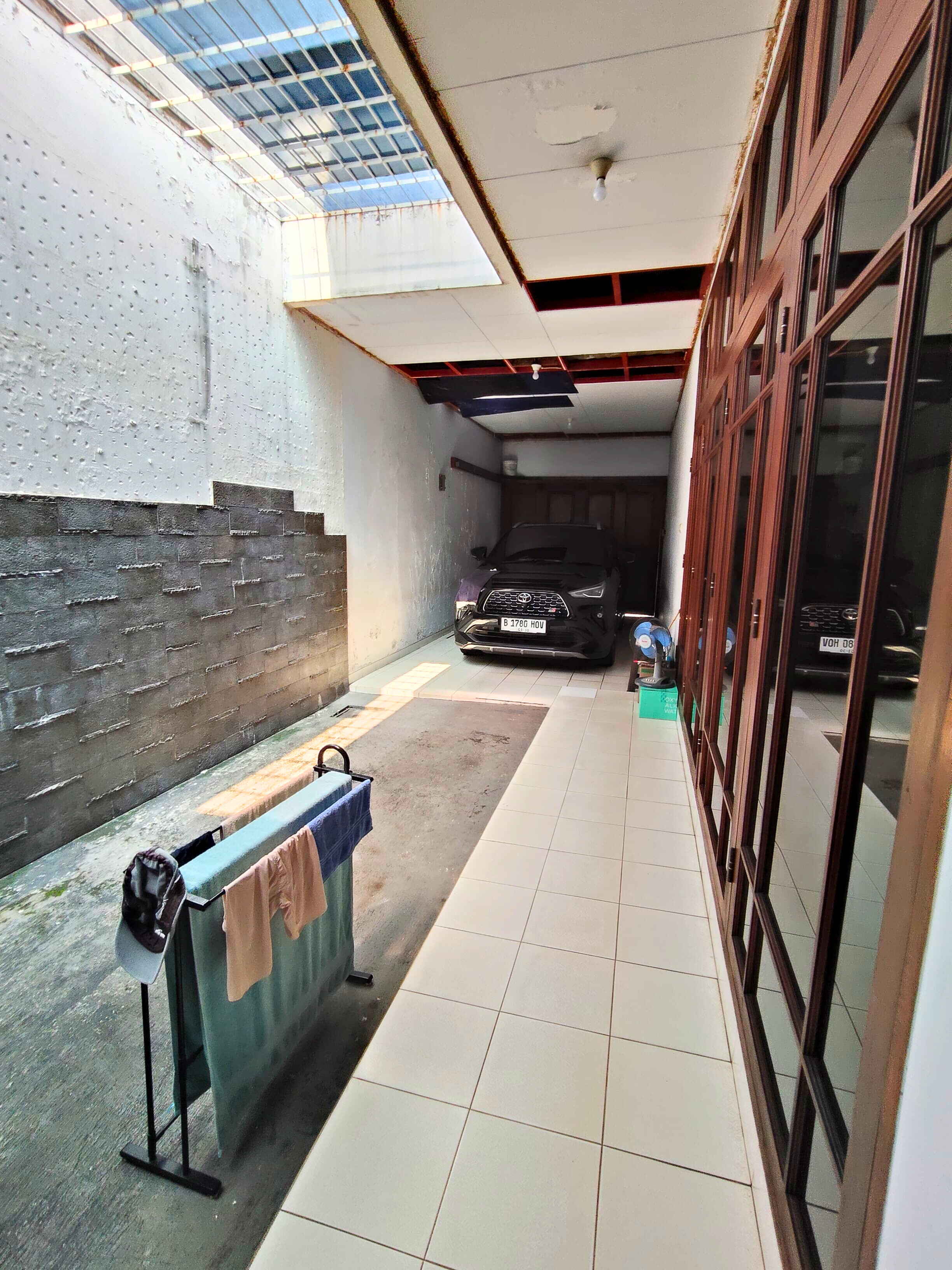 Dijual Rumah Siap Huni Di Puri Indah Posisi Hook