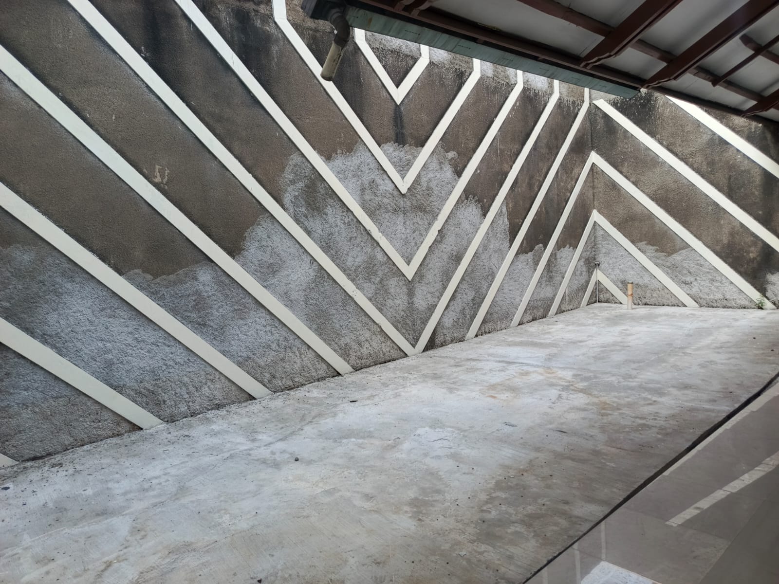 Disewakan Rumah Komersial Cocok Dijadikan Cafe atau restoran Di Puri Indah