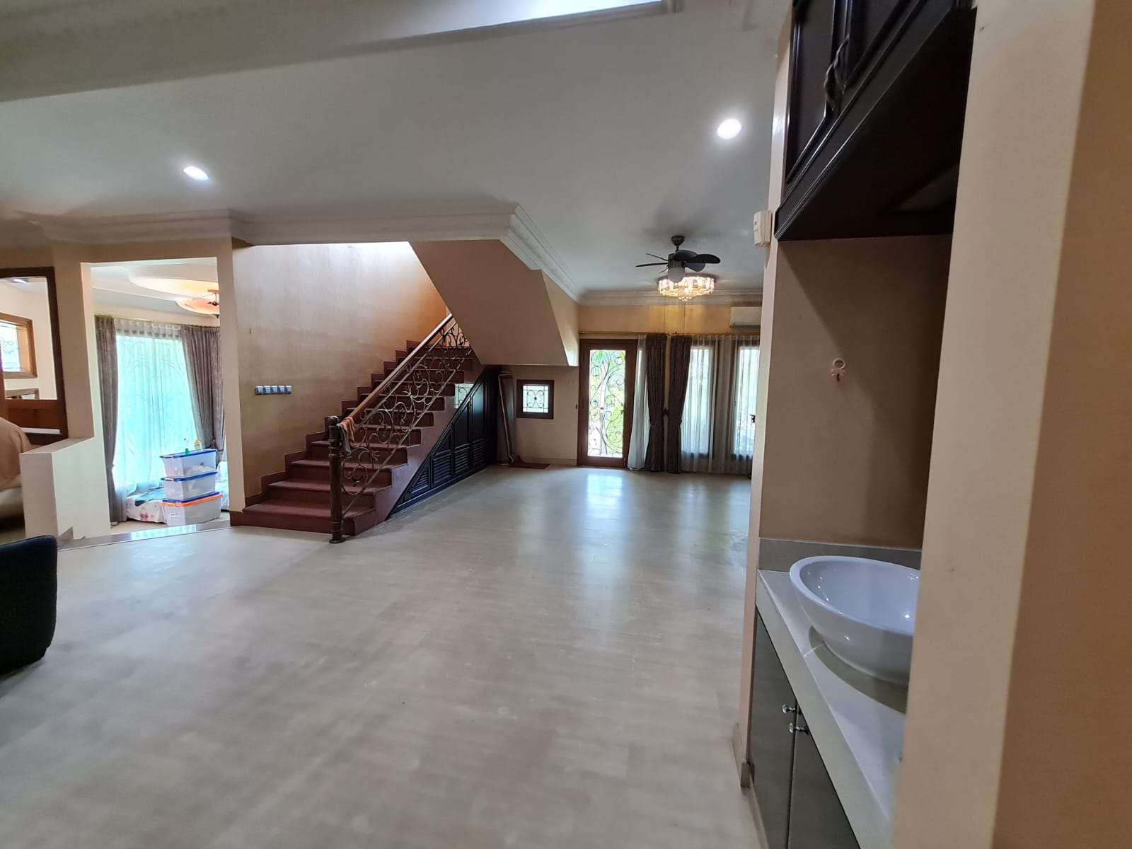 Dijual Rumah Hook Di Puri Indah Jakarta Barat