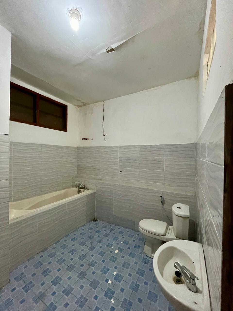 Rumah Hadap Jalan Raya Utama Dharmawangsa Kebayoran Baru