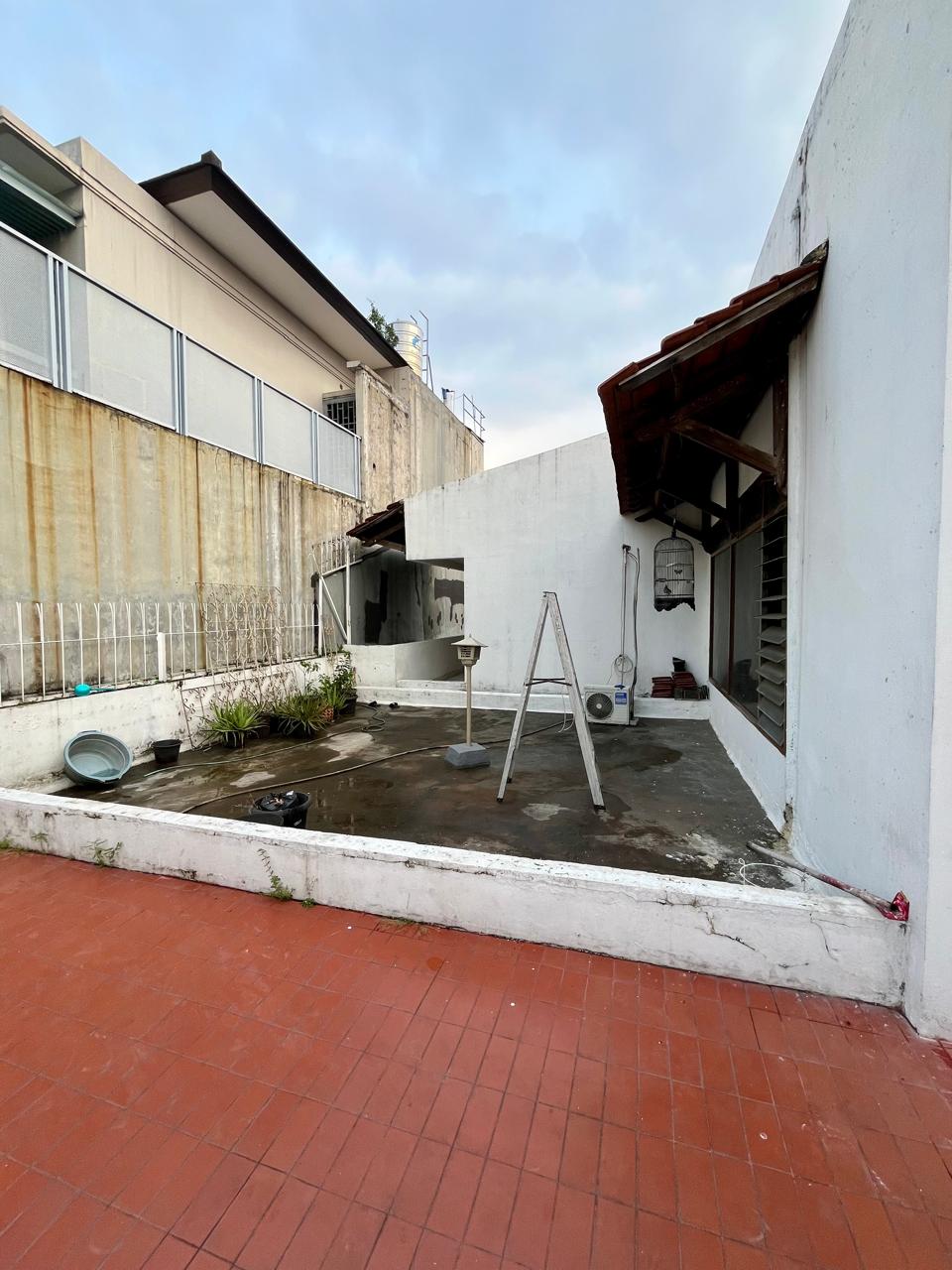 Rumah Hadap Jalan Raya Utama Dharmawangsa Kebayoran Baru