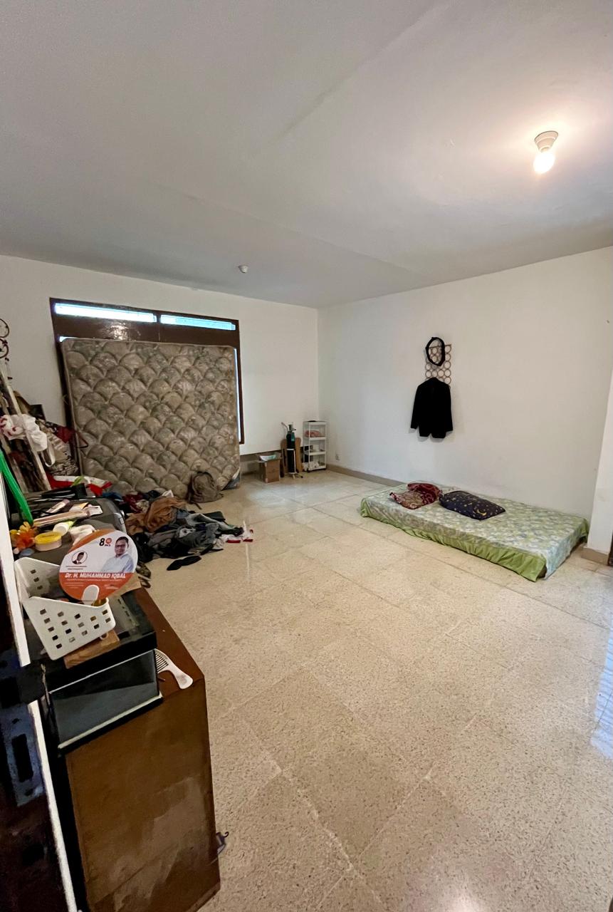 Rumah Hadap Jalan Raya Utama Dharmawangsa Kebayoran Baru