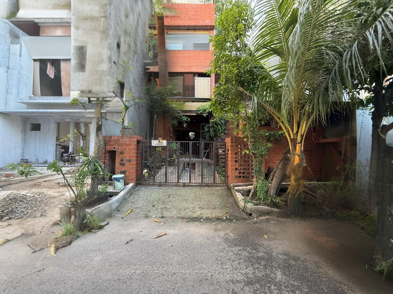Jual Rumah Hitung Tanah Di Permata Buana Jakarta Barat