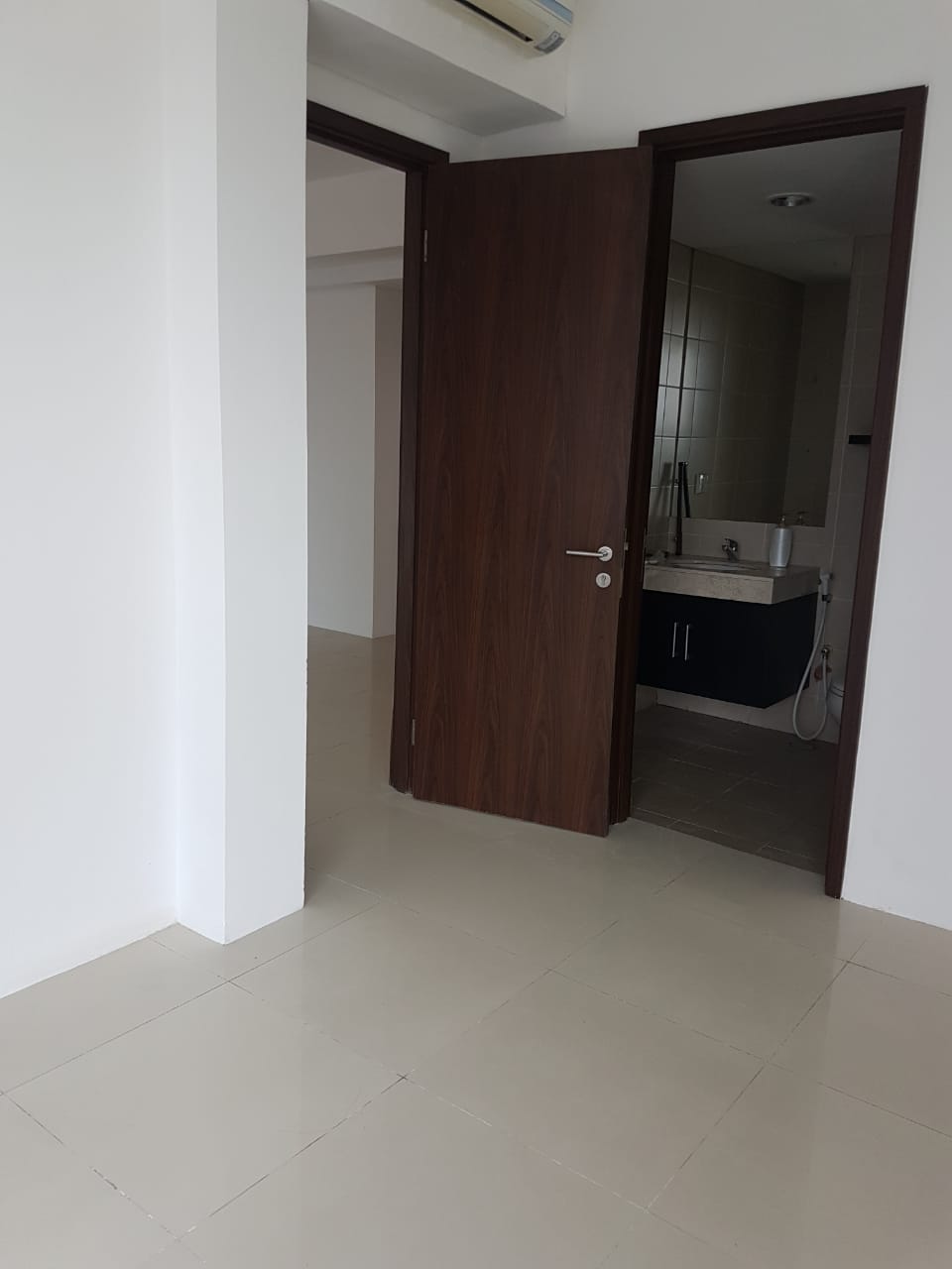 Jual Apartemen St Moritz Tower Royal Lantai Rendah