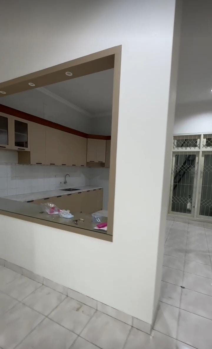 Sewa Rumah Siap Huni Di Permata Buana Hadap Taman