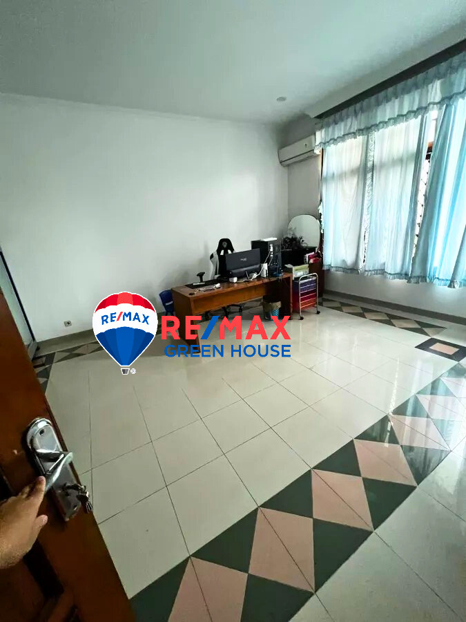 Turun Harga Dijual Bangunan Komersial Hitung Tanah Di Puri Indah Jakarta Barat