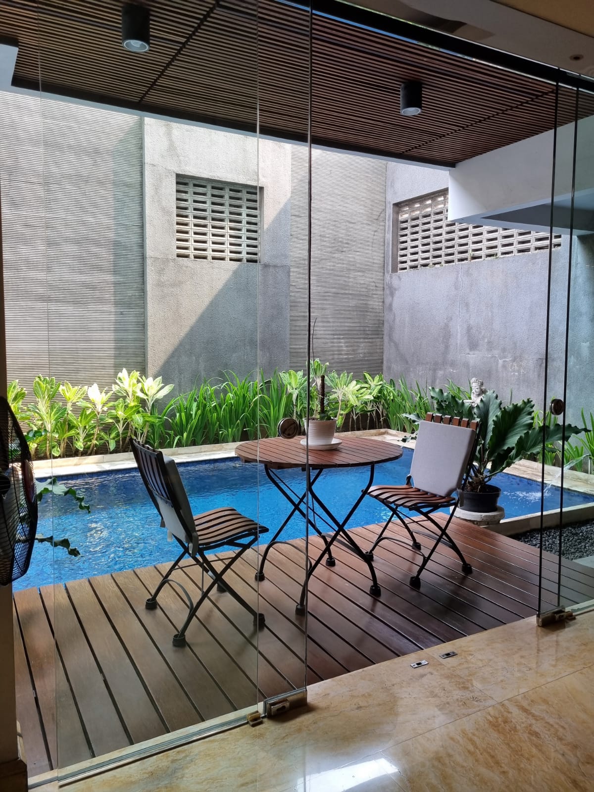 Dijual Rumah Mewah Di Intercon Jakarta Barat Ada Swimming Pool