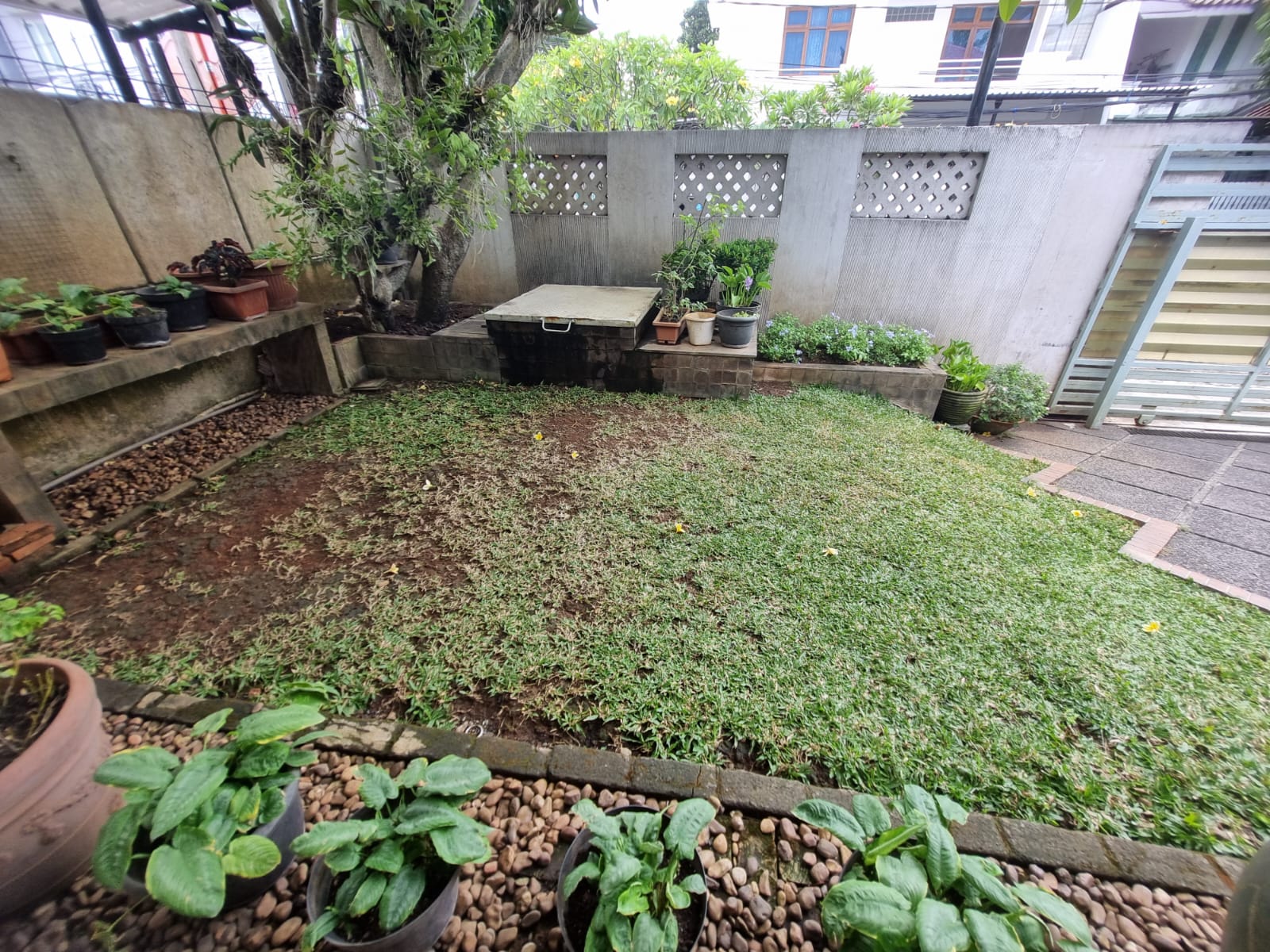 Turun Harga Dijual Rumah Siap Huni Hadap Jalan Raya Puri Indah Cocok Untuk Cafe,klinik,rumah Tinggal