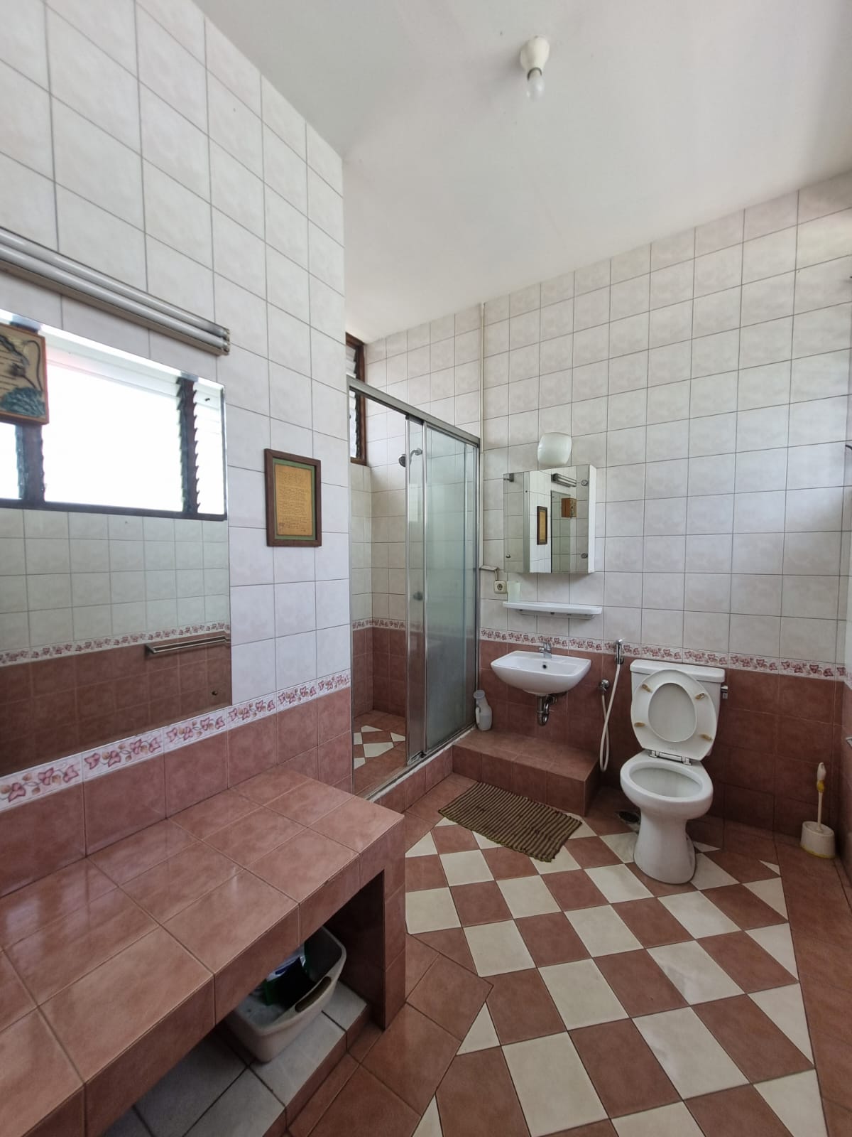 Turun Harga Dijual Rumah Siap Huni Hadap Jalan Raya Puri Indah Cocok Untuk Cafe,klinik,rumah Tinggal