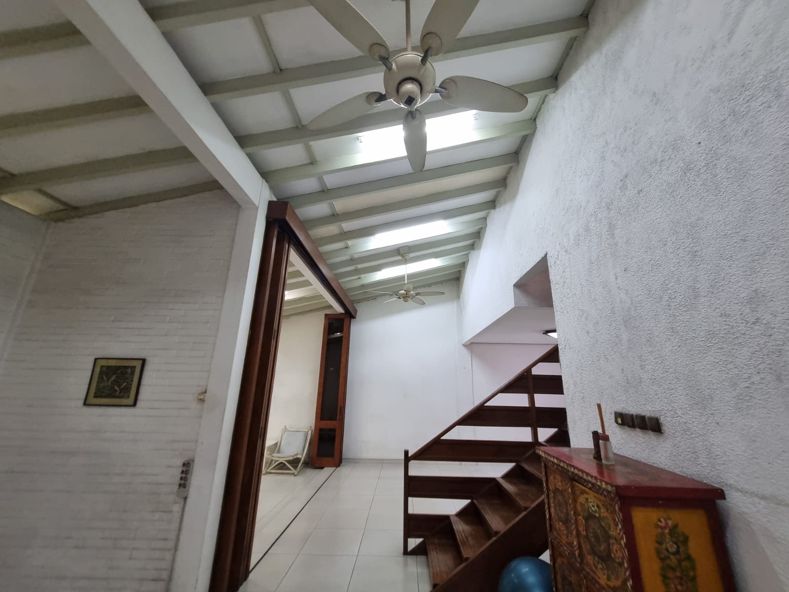 Turun Harga Dijual Rumah Siap Huni Hadap Jalan Raya Puri Indah Cocok Untuk Cafe,klinik,rumah Tinggal