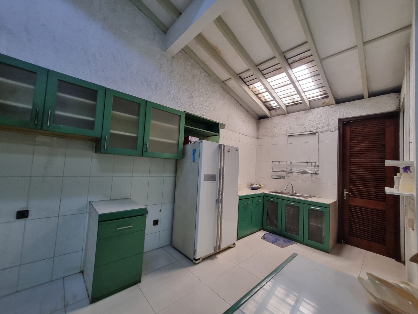 Turun Harga Dijual Rumah Siap Huni Hadap Jalan Raya Puri Indah Cocok Untuk Cafe,klinik,rumah Tinggal