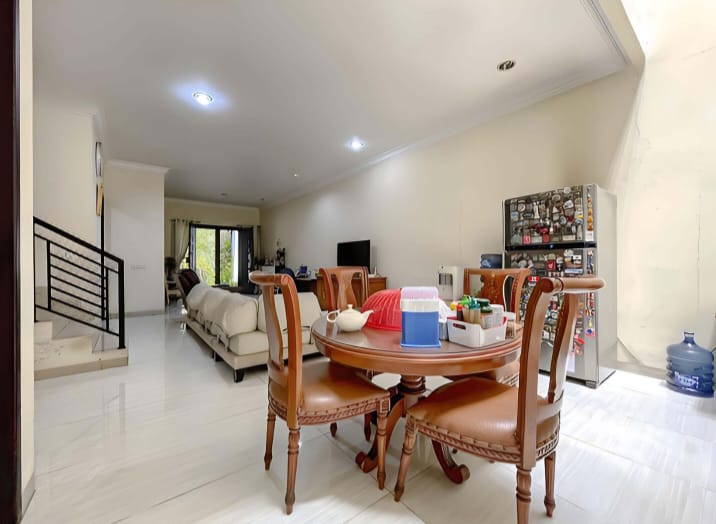 Dijual Rumah Siap Huni Depan Taman Di Permata Buana Jakarta Barat