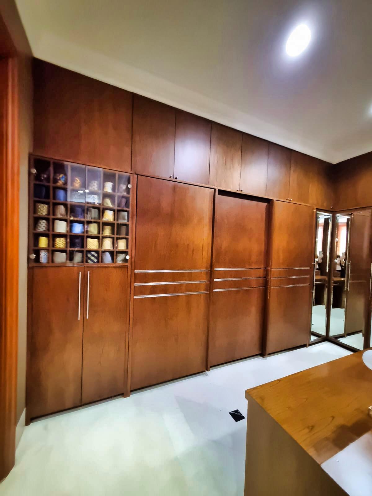 Dijual Rumah Mewah Di Intercon Jakarta Barat Ada Swimming Pool