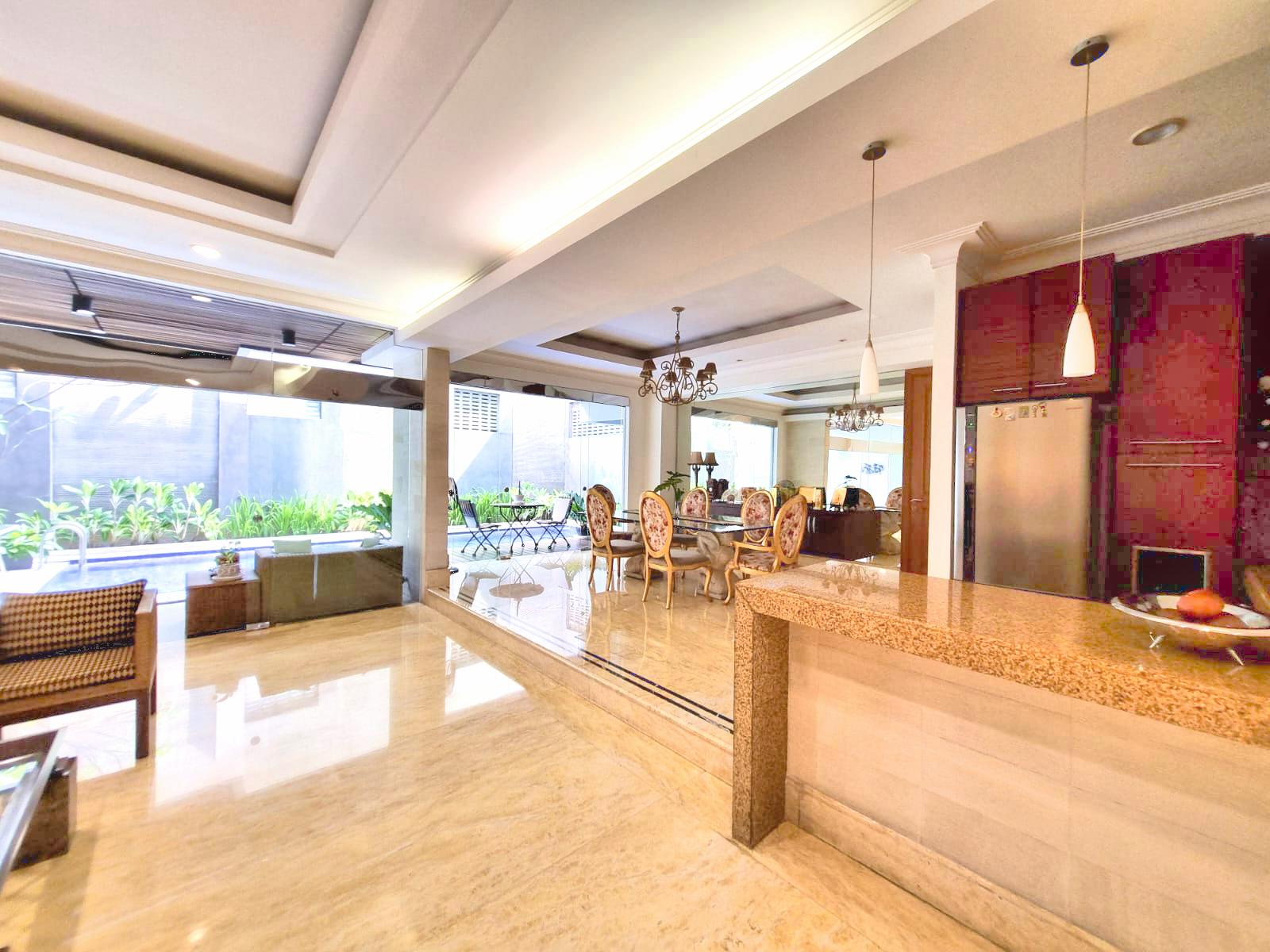 Dijual Rumah Mewah Di Intercon Jakarta Barat Ada Swimming Pool