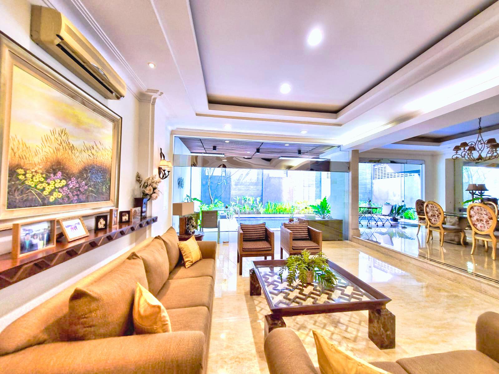 Dijual Rumah Mewah Di Intercon Jakarta Barat Ada Swimming Pool