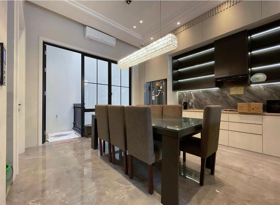 Turun Harga Dijual Rumah Brand New American Classic Di Permata Buana