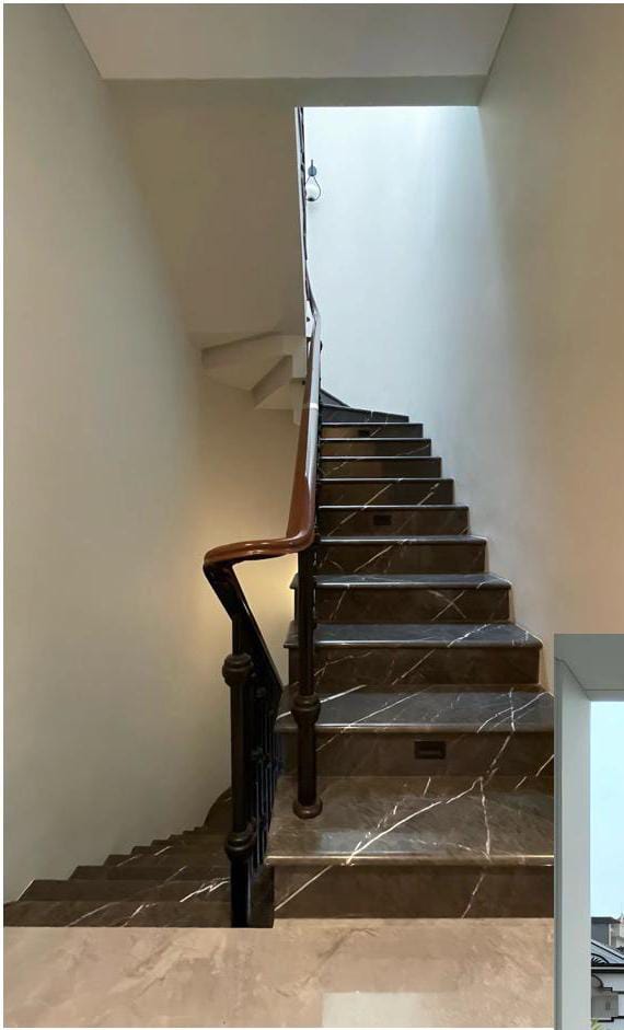 Turun Harga Dijual Rumah Brand New American Classic Di Permata Buana