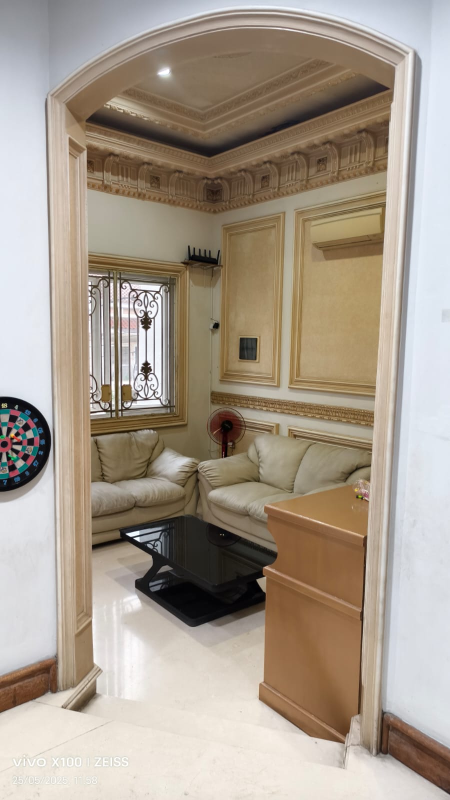 Jual Rumah di Mewah di Taman Palem Lestari Jakarta Barat