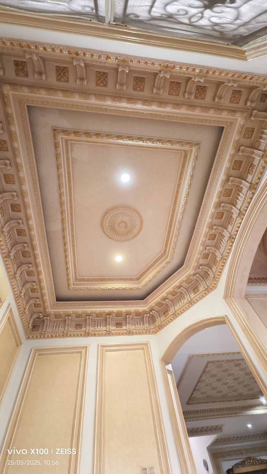 Jual Rumah di Mewah di Taman Palem Lestari Jakarta Barat