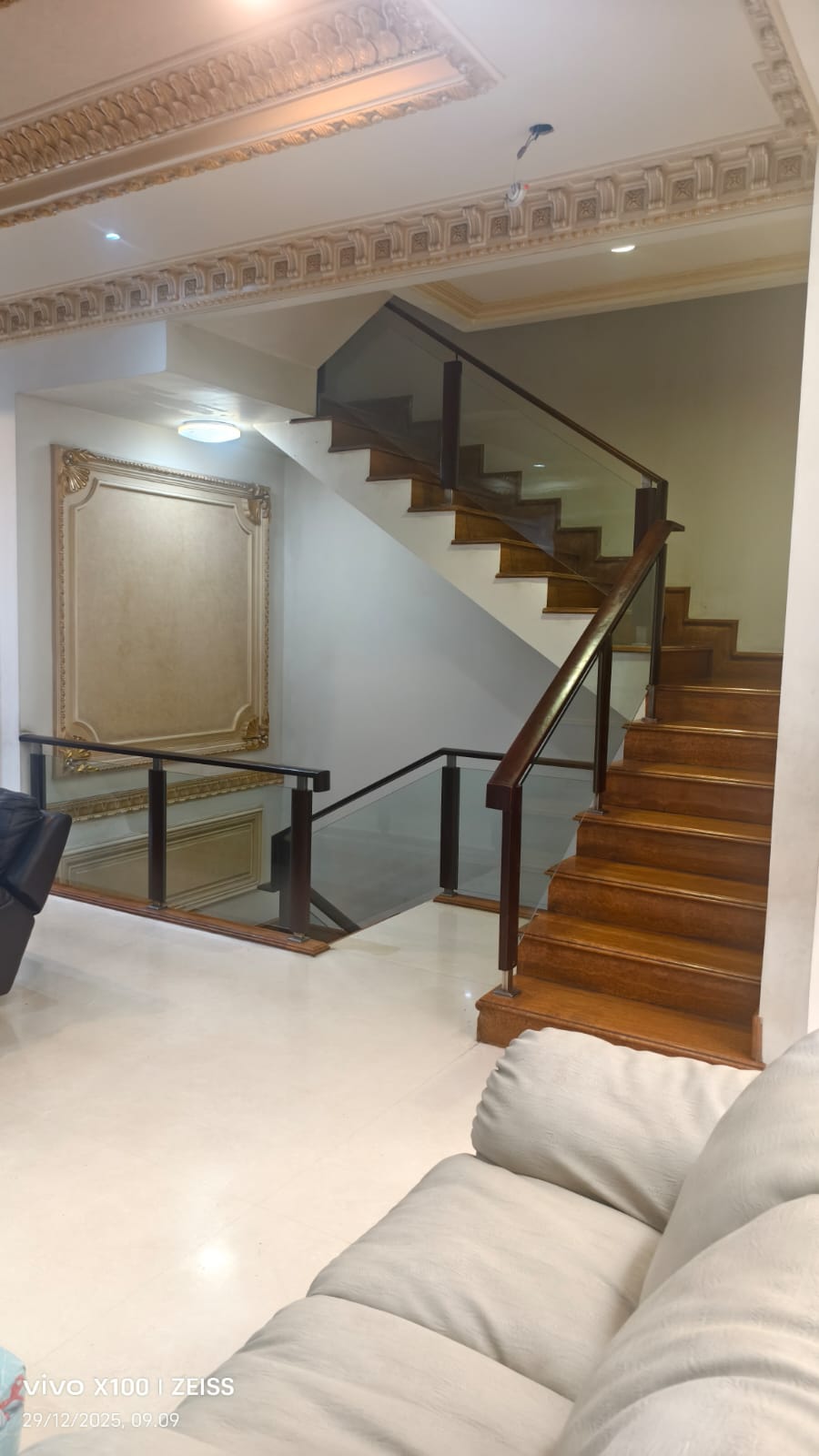 Jual Rumah di Mewah di Taman Palem Lestari Jakarta Barat