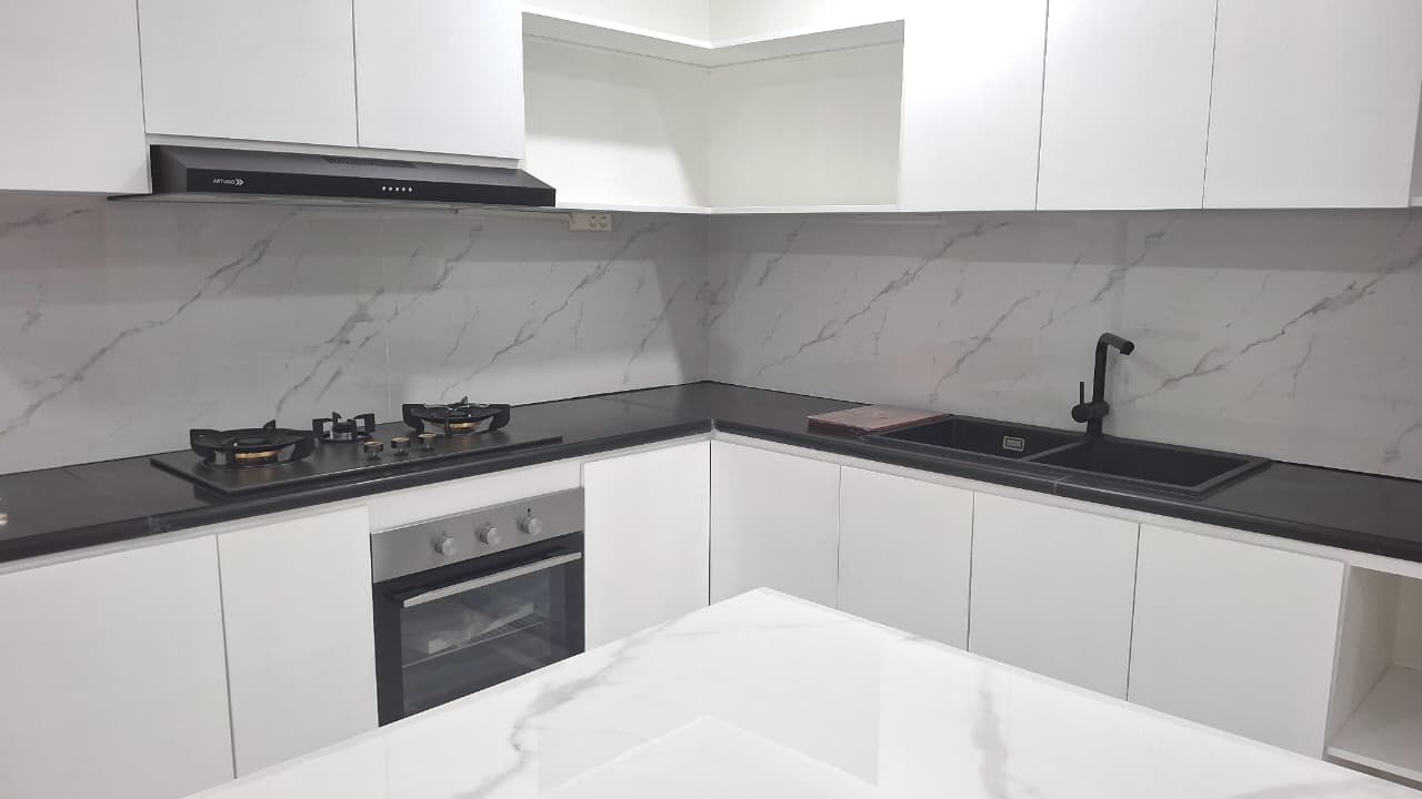 Disewakan Apartemen Kedoya Elok 3+1BR Baru Renovasi