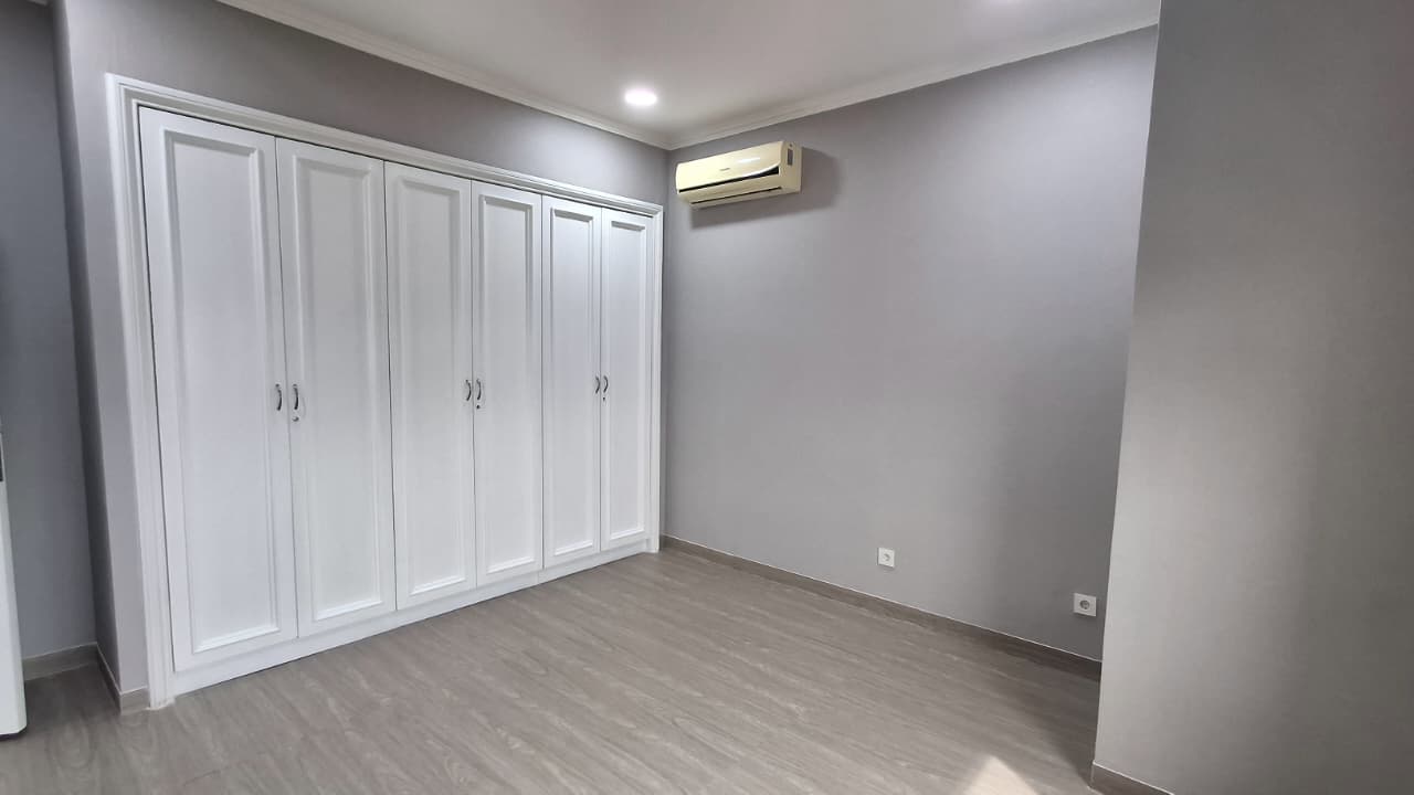 Disewakan Apartemen Kedoya Elok 3+1BR Baru Renovasi