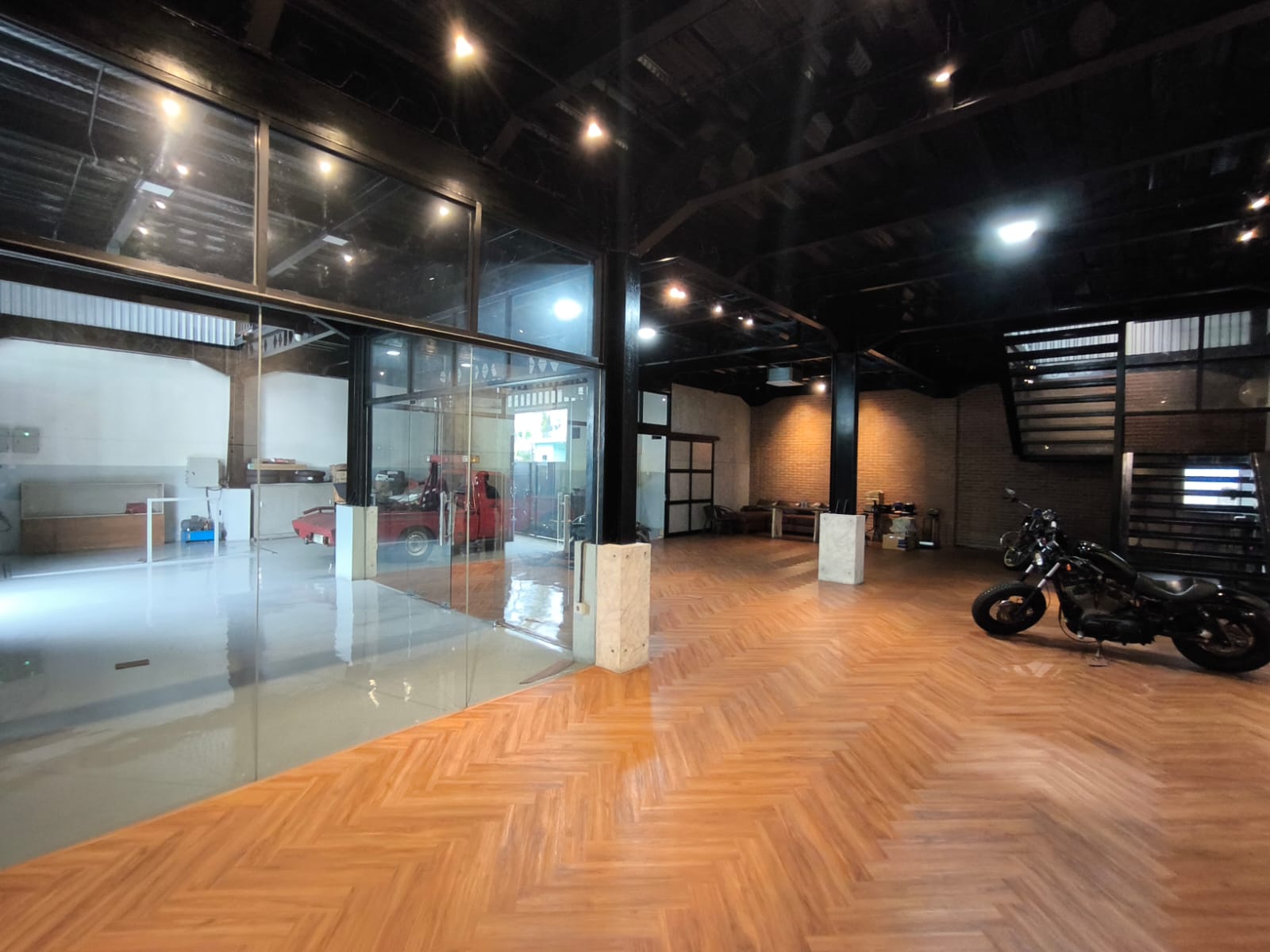 Dijual Bangunan Ex Shwroom Motor Di Puri Indah Jakarta Barat