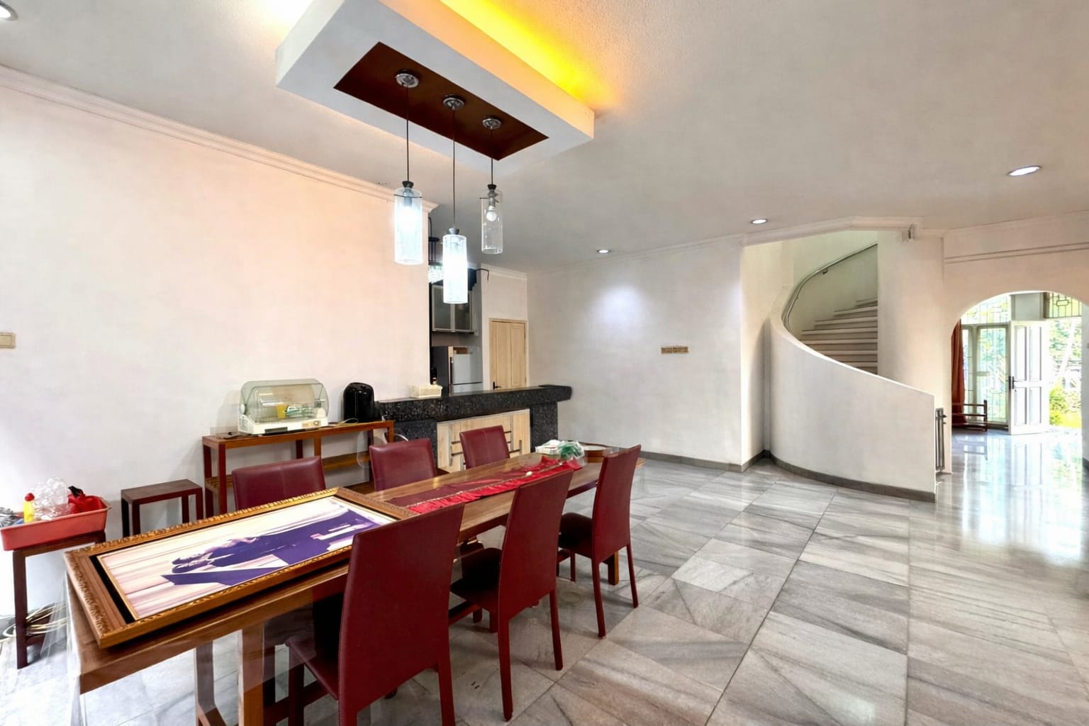 Disewakan Rumah Hook Di Intercon Jakarta Barat